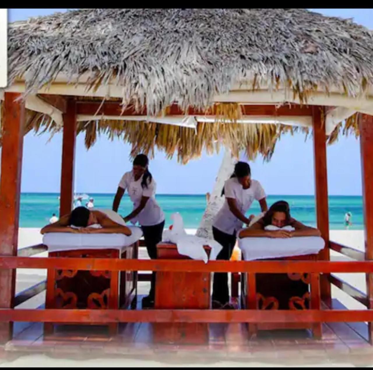Madonna Pool Beach Los Corales Punta Cana Ngoại thất bức ảnh