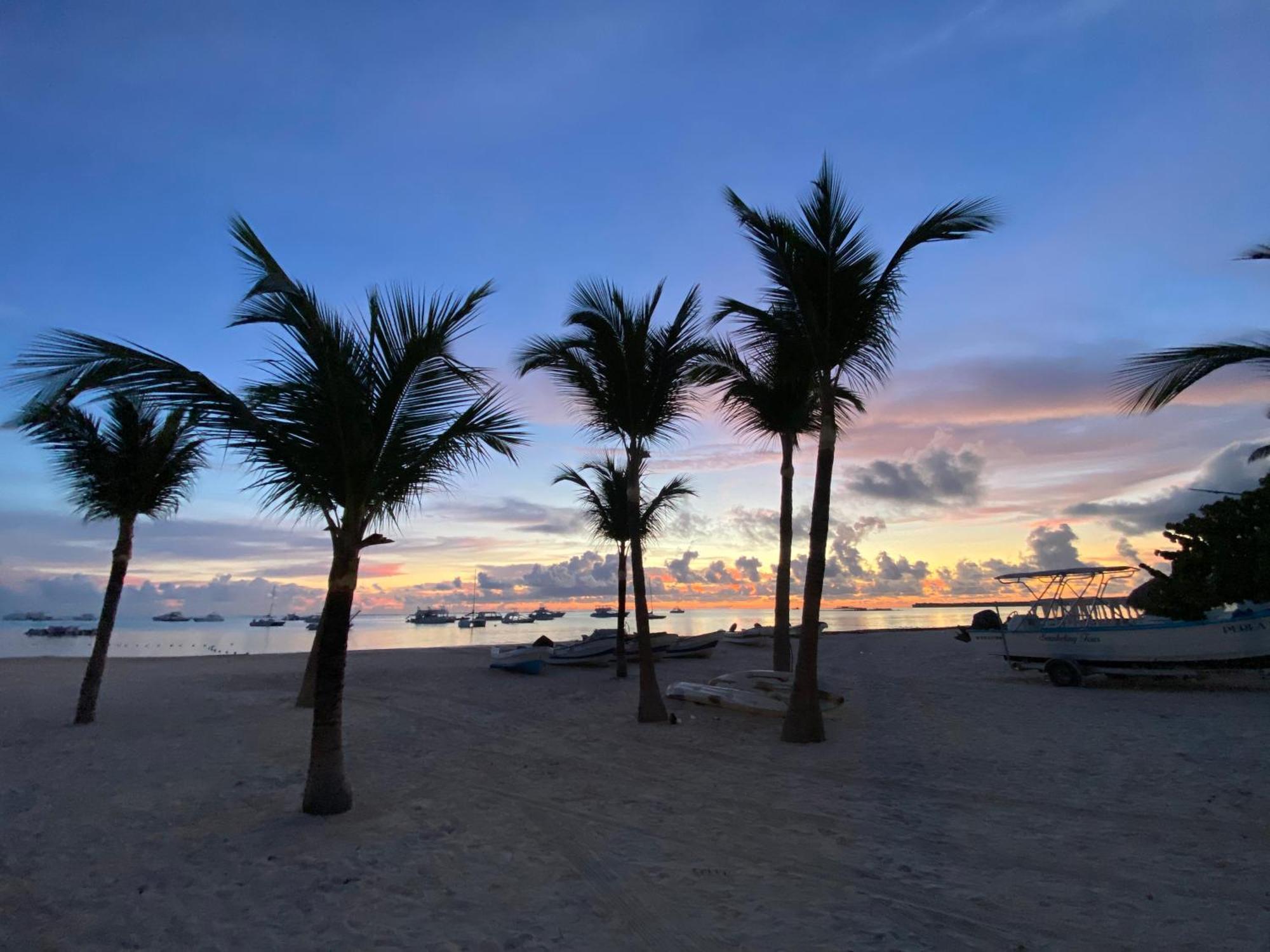 Madonna Pool Beach Los Corales Punta Cana Ngoại thất bức ảnh