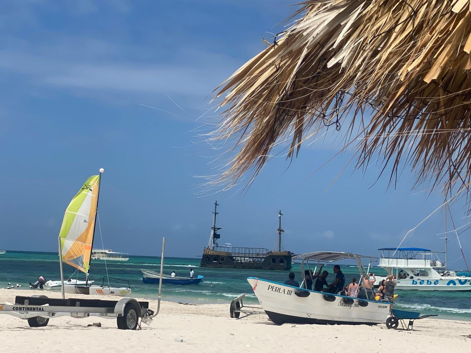 Madonna Pool Beach Los Corales Punta Cana Ngoại thất bức ảnh
