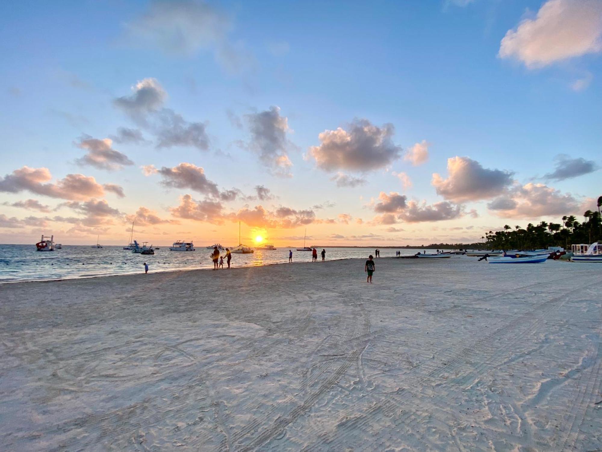 Madonna Pool Beach Los Corales Punta Cana Ngoại thất bức ảnh